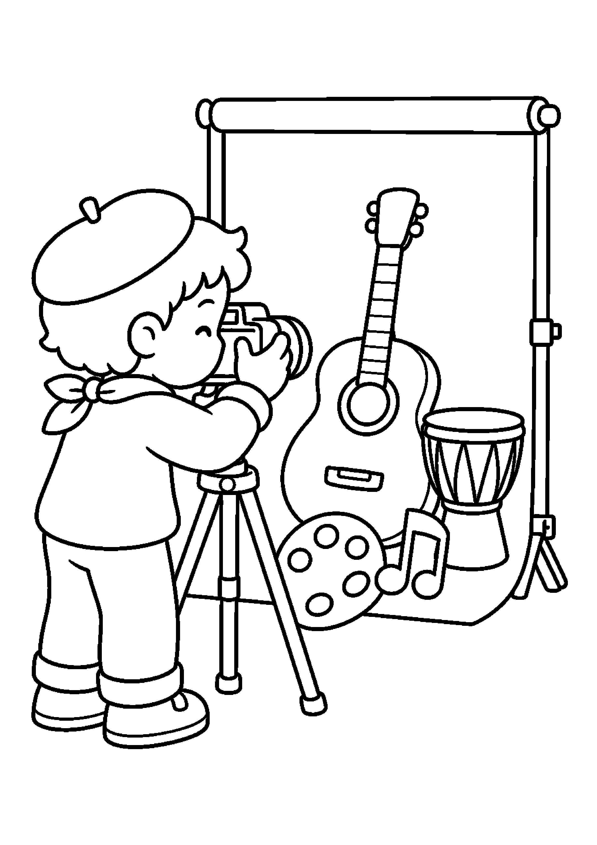 Fotograf artystyczny wybiera kadr w studio